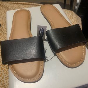 Old Navy black slides